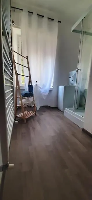 Appartamento Como- Grandate 0*,  Italy